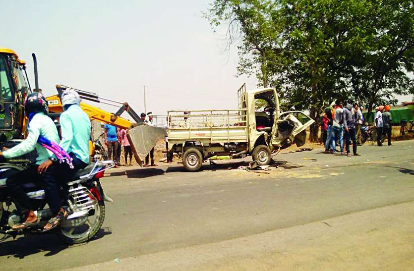 Accident : Collision With Car 3 Injured In Chhattisgarh - जवान को मारी ...