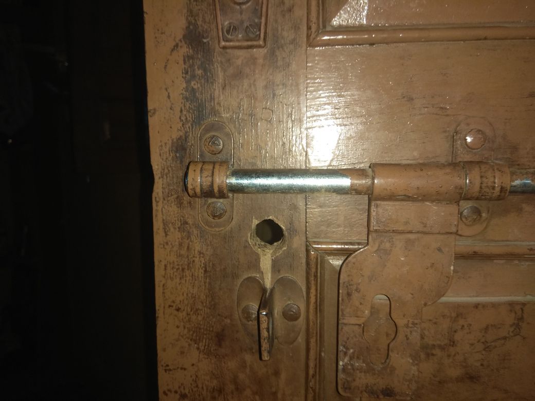 diamond ring and 15 lakh precious jewels were stolen in khandwa शादी की खुशियों में चोरों ने लगाई सेंध, हीरे की अंगूठी सहित ले भागे 15 लाख के जेवरात