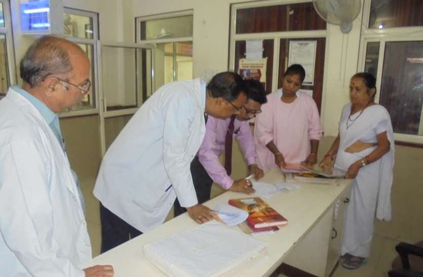 MCI,MCI team,MCI team latest news,gwalior news,datia news in hindi,mp news एमसीआइ की टीम को नहीं मिले पलंगों पर चादर