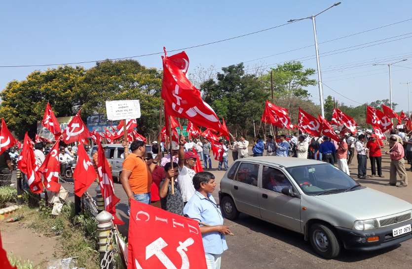 patrika बोरिया गेट चौक पर क्यों लहराया लाल परचम, जानने के लिए इस खबर को जरूर पढ़ें