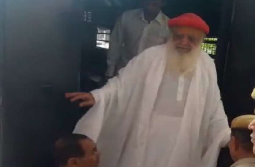 verdict on asaram rape case आसाराम ने जोड़े जज के सामने हाथ, वकीलों को लगाई गुहार और फिर खाने से किया इनकार