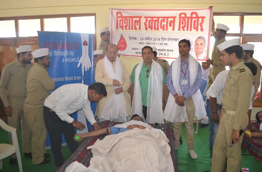 Youth donate blood donation 9 लाख यूनिट से अधिक रक्तदान, अभियान सुनकर ब्लड डोनेट करने उमड़ी भीड़, युवाओं ने दिखा गजब का उत्साह