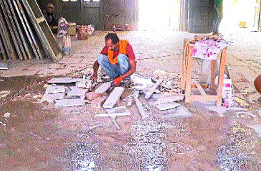 new library पुरानी लाइब्रेरी और हॉल की मरम्मत कर दे रहे विस्तार