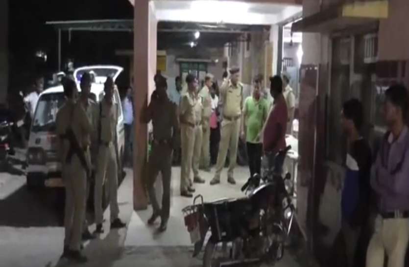 hardoi पुलिस को देखते ही भागा हिस्ट्रीशीटर बदमाश, तभी धांय से चली एक गोली और फिर... देखें वीडियो