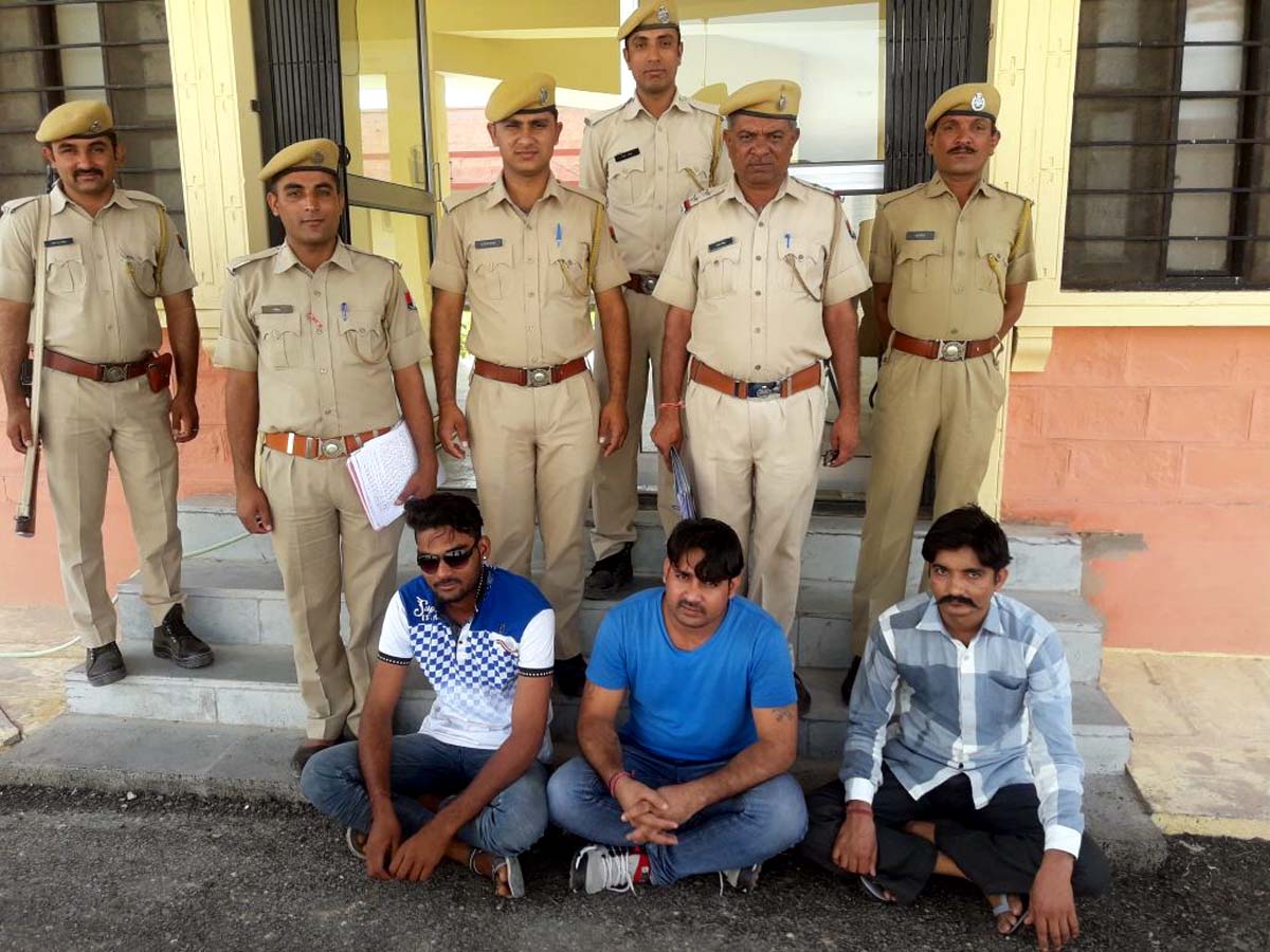 Jaisalmer patrika JAISALMER CRIME NEWS- जेल में मोबाइल मिलने के मामले में चार गिरफ्तार!