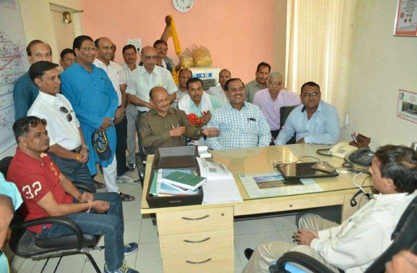 se,Ujjain,mppkvvc, बिजली कर्मचारी महासंघ को क्या है परेशानी...एसई गार्गव का यूं किया सम्मान