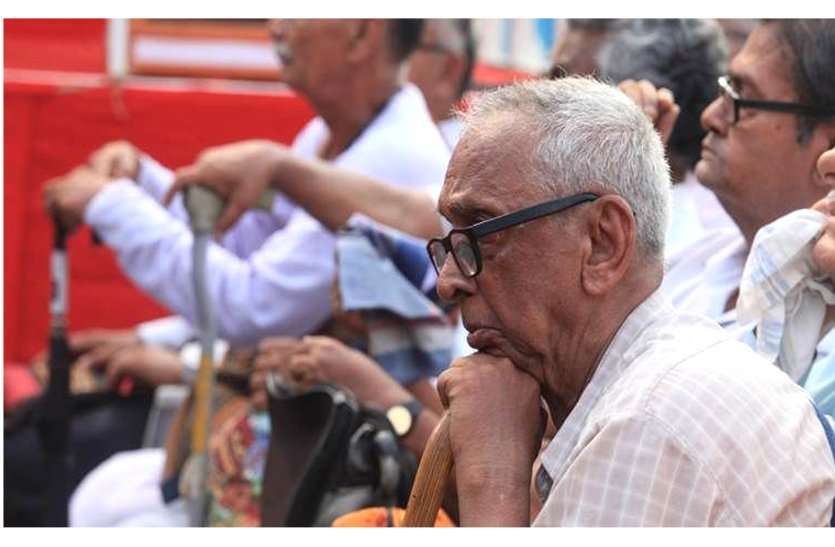 pension साढ़े चार लाख पेंशनर्स को बड़ा झटका, उलझ सकता है पेंशन का मामला