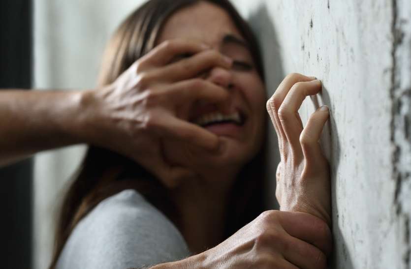 rape accused मां नहीं थी घर पर, अकेली लड़की देख शिक्षक ने किया नाबालिग के साथ ऐसा