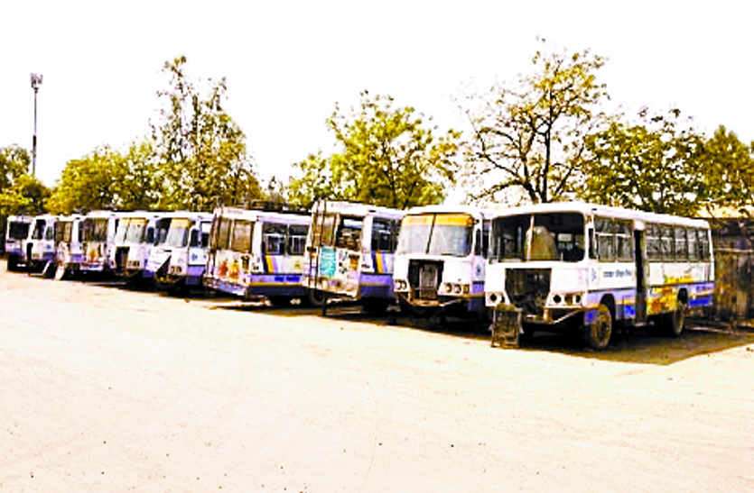 bhilwara, bhilwara news, Only one booking in buses in bhilwara, Latest news in bhilwara, Bhilwara News in hindi, Hindi News in bhilwara, Latest hindi news in bhilwara बारातियों को नहीं भायी रोडवेज बसें, सावों में केवल एक बुकिंग