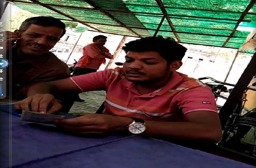 stamp यहां दोगुना पैसे दो और बिना वेरीफिकेशन के ले जाओ स्टाम्प