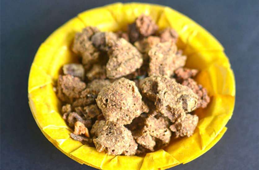urad dal badi घर मेंं ही बना सकते हैं उड़द दाल की बड़ी