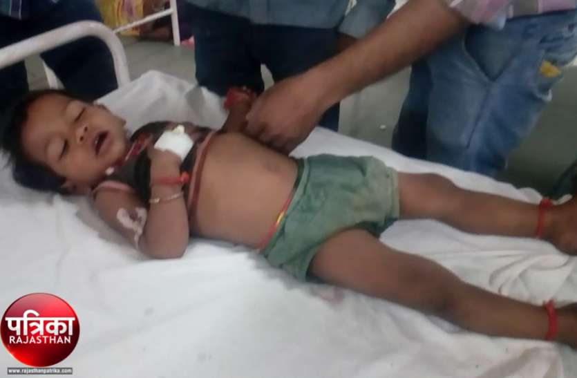 banswara बांसवाड़ा : उल्टी-दस्त का भोपे से कराया उपचार, मासूम की तबीयत बिगड़ी, गंभीर हालत में एमजी अस्पताल में भर्ती