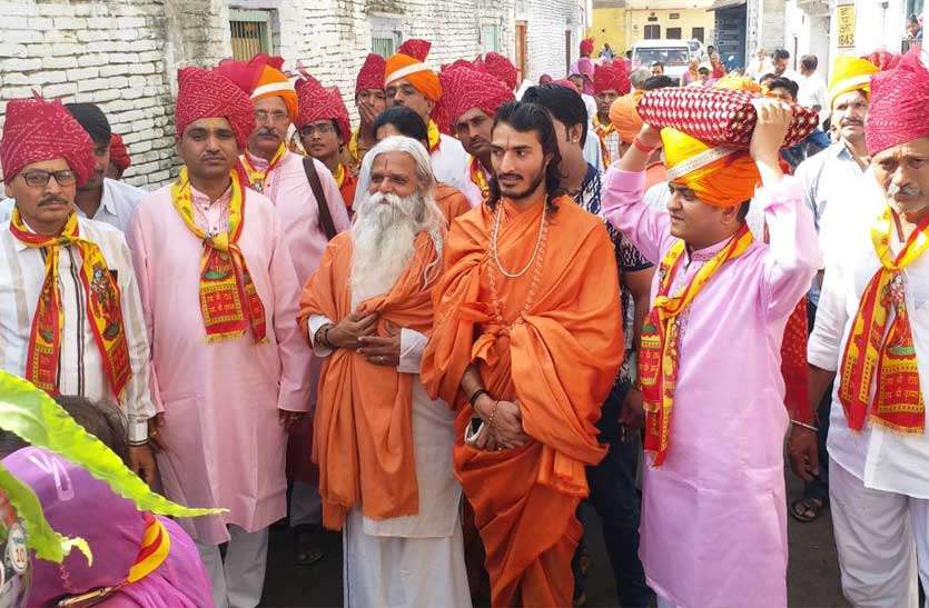 jalorenews शोभायात्रा में झलकी आस्था