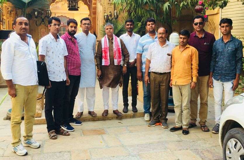 Jaisalmer patrika JAISALMER NEWS- सीमावर्ती गांवों को अभावों में देखकर संघ के पूर्णकालिक प्रचारक ने कहा...