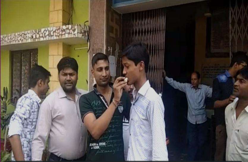 Topper UP BOARD EXAM Result 2018: बुलंदशहर के टॉपर आईएएस बनकर करना चाहते हैं देश की सेवा