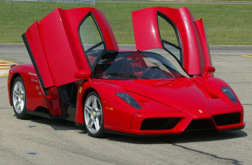 Luxury car दुबई में मिली हजारों की संख्या में लावारिस कारें, अरबों रुपए है कीमत