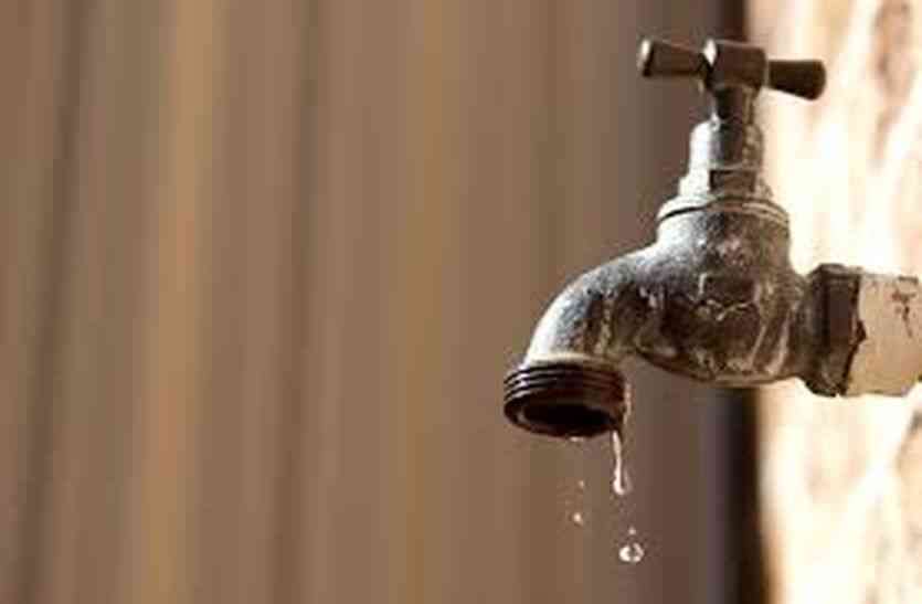 Drinking water supply पाइपलाइन तो बिछा दी, कनेक्शन शिफ्ट ही नहीं किए