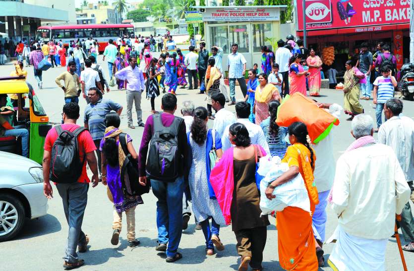 buses मतदान तो किया पर अब लौटें कैसे, कम बसेंं चलने से परेशानी