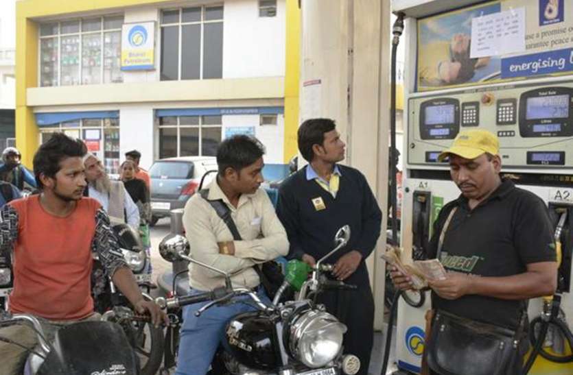 मैकेनिकल विभाग के पीएचडी स्कॉलर्स ने खास तरह की डिवाइस ’फ्यूल क्वॉन्टिफायर’ बनाई, जो माबाइल के जरिए पेट्रोल की सही जानकारी उपलब्ध कराएगा IIT KANPUR ने आम आदमी को दी बड़ी राहत, घटतौली की तो पकड़े जाएंगे प्रेट्रोल संचालक