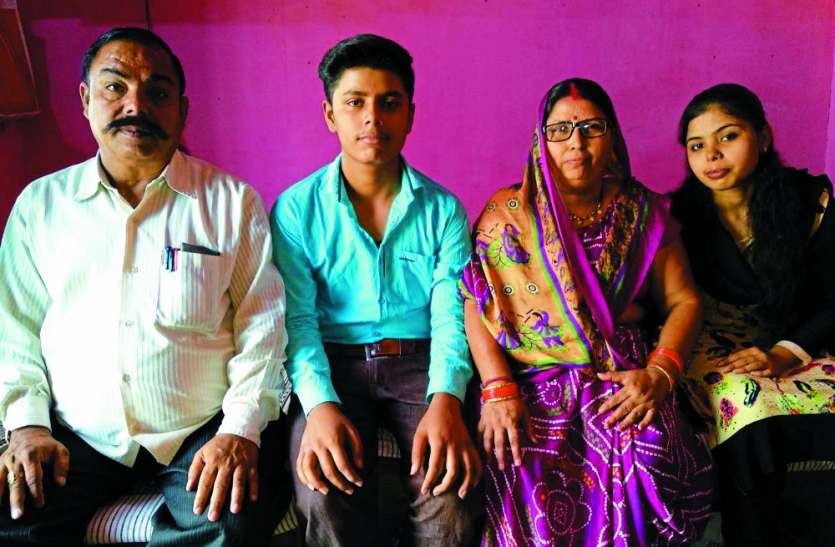 MP board result 10th and 12th merit List in panna MP बोर्ड परीक्षा परिणाम: प्रद्युम्न 10वीं, 12वीं में शिवांगी, पीयूष, बेबी राजा और रितिका ने किया टॉप