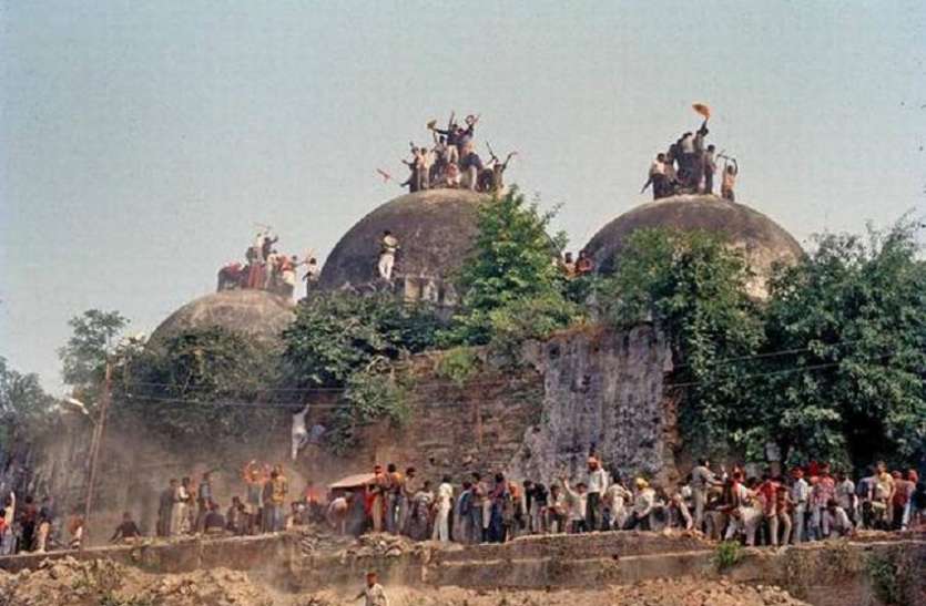 Ayodhya Dispute अयोध्या विवादः हिंदू संगठनों की बयानबाजी से नाराज हुआ मुस्लिम पक्ष, सुप्रीम कोर्ट में रखी बात