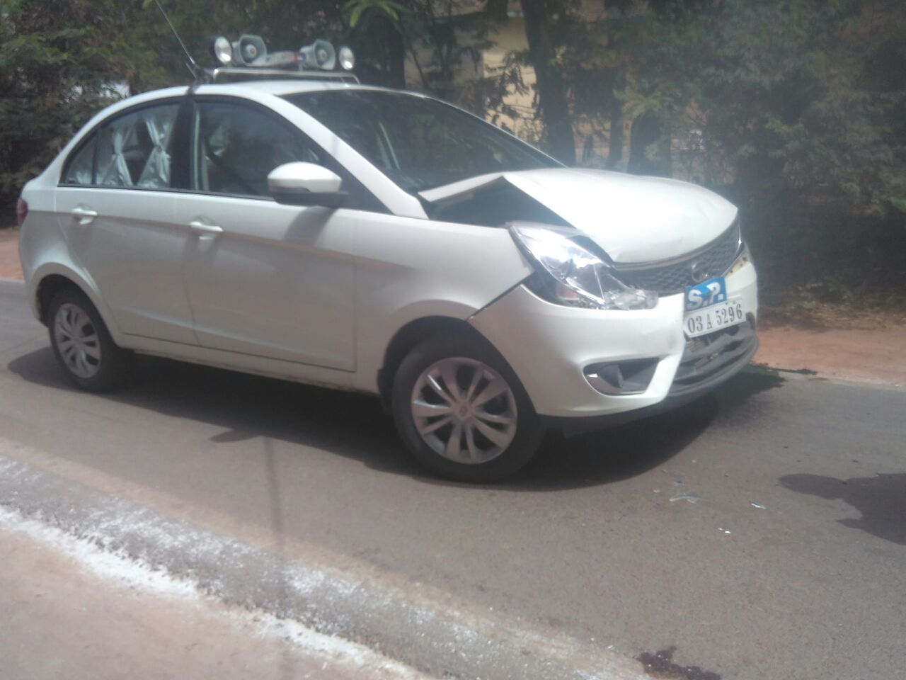 Madhya Pradesh assembly speaker, MP and SP vehicles crash और आपस में भिड़ गए मध्यप्रदेश विस अध्यक्ष, सांसद व एसपी के वाहन