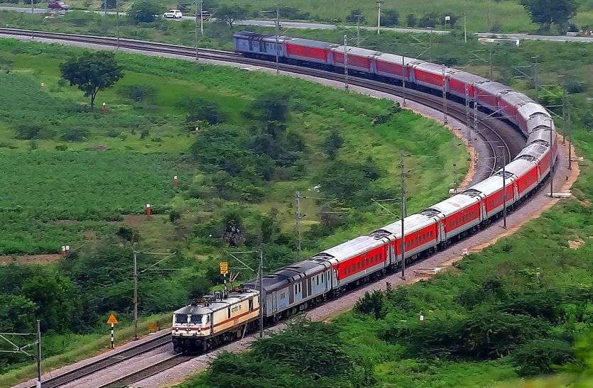 Rajdhani Express Breaking अब ट्रेन में चोरी नहीं होगा आपका सामान, रेलवे ने उठाया ये जरूरी कदम, आप भी पढे़ं, क्या किया रेलवे ने