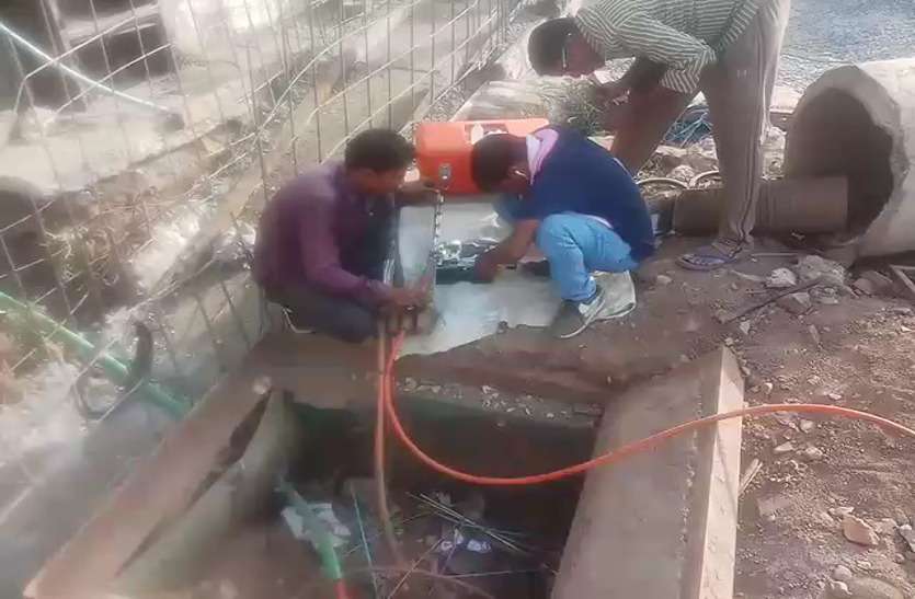 बुधवार को दिन भर ठप रही बीएसएनएल की सेवा, पढि़ए क्या रही वजह... दिन भर ठप रही बीएसएनएल की सेवा, कर्मचारी दिन भर करते रहे जद्दोजहद, पढि़ए क्या रही वजह...