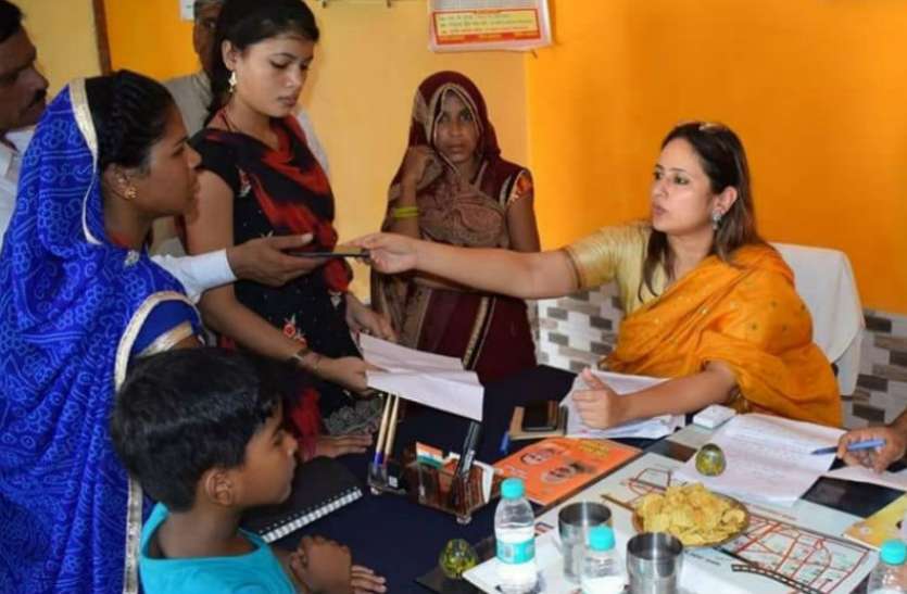 DM Neha Sharma पत्रिका असरः जल्द मिलेंगे लाभार्थियों को आवास, डीएम ने दिए निर्देश
