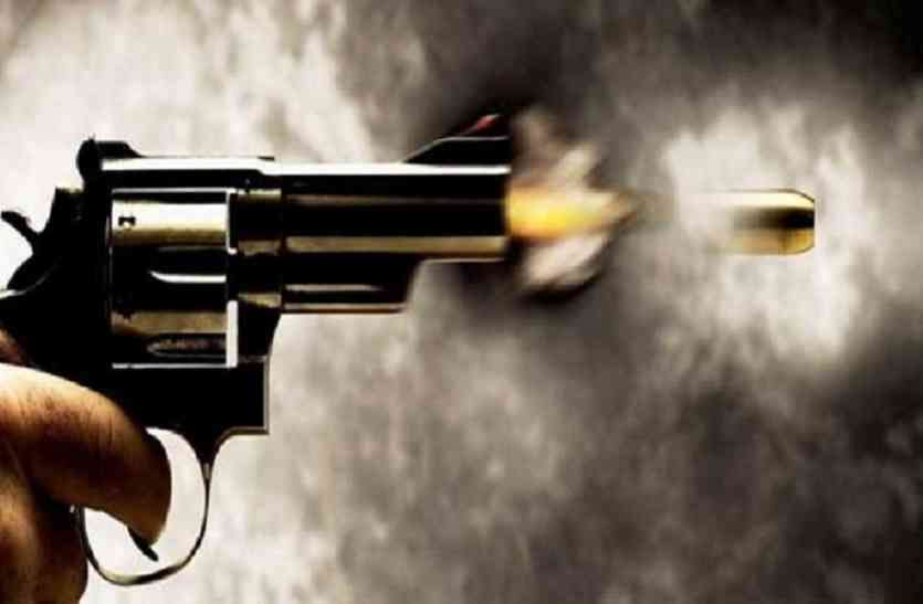 firing मथुरा में बीमा एजेंट की गोली मारकर हत्या