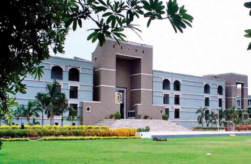 High Court of Gujarat Private secretary Recruitment 2018 HC Gujarat में निकली Private secretary की बड़ी भर्ती, जल्द करें अप्लाई