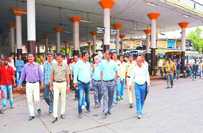 sarvate कभी भी गिर सकता है 42 साल पुराना सरवटे बस स्टैंड