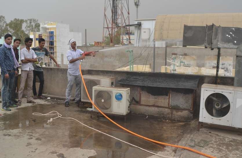 भोजनालय की रसोई में आग से हड़कम्प भोजनालय की रसोई में आग से हड़कम्प