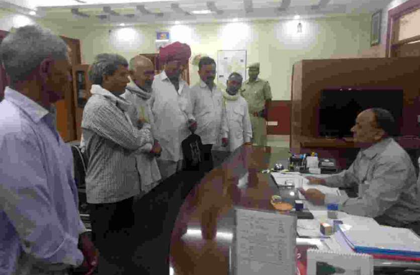 pratapgarh परेशान किसानों को कलक्टर से लगानी पड़ी क्यों गुहार। देखें पूरी खबर
