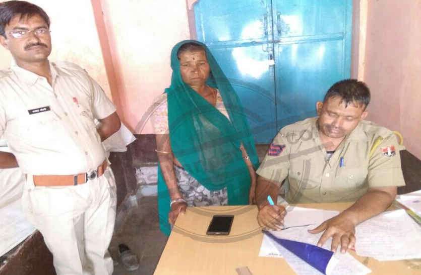A woman arrested for pocketing in bhilwara सिंगोली चारभुजा के मंदिर में पूर्व विधायक की जेब पर कर रही थी हाथ साफ, रंगे हाथों धरी गई