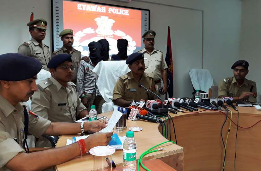 police अनजान शख्स की हत्या कर सिर को टांगा पेड़ से, पुलिस ने किया आरोपियों को गिरफ्तार