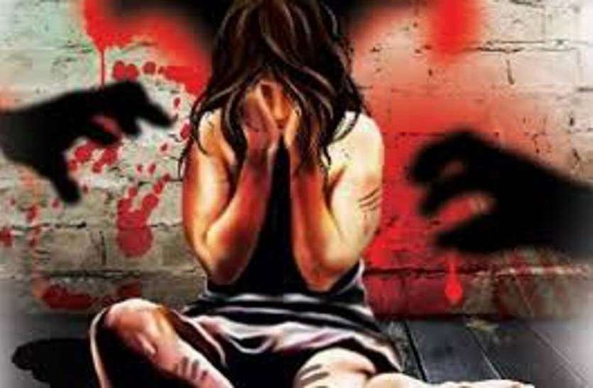 rape अश्लील रिकॉर्डिंग वायरल करने की धमकी देकर महिला से सामूहिक दुष्कर्म