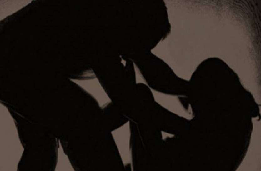 rape राजघाट के पास से महिला का शव बरामद, सिर था कुचला, बदन पर नहीं थे कपड़े