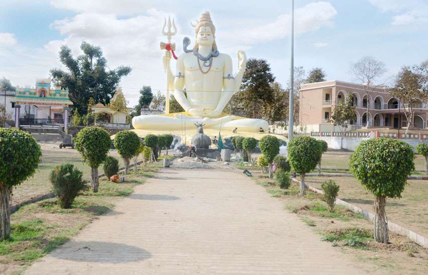 The beauty of Narmada gives us peace here