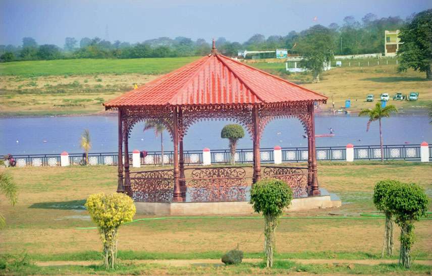 The beauty of Narmada gives us peace here