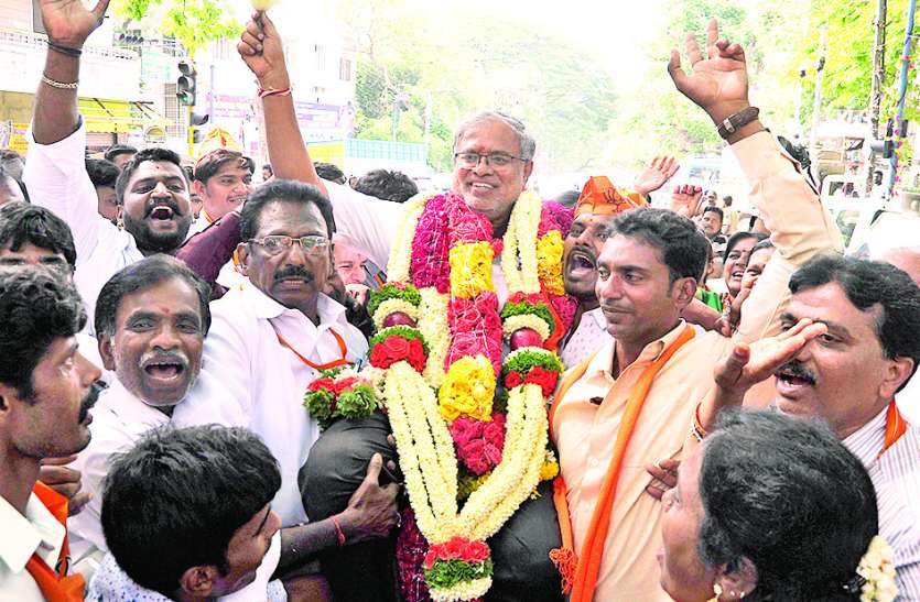 bjp कहीं दिखी खुशी, कोई था मायूस