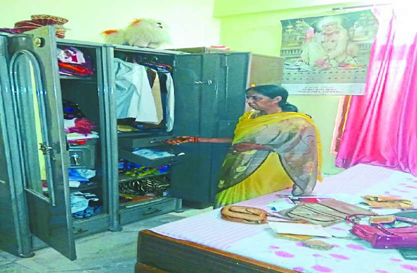 chori in gwalior Breaking : पति-पत्नी को कमरे में बंद कर 7 लाख के नकदी-जेवर उड़ाए