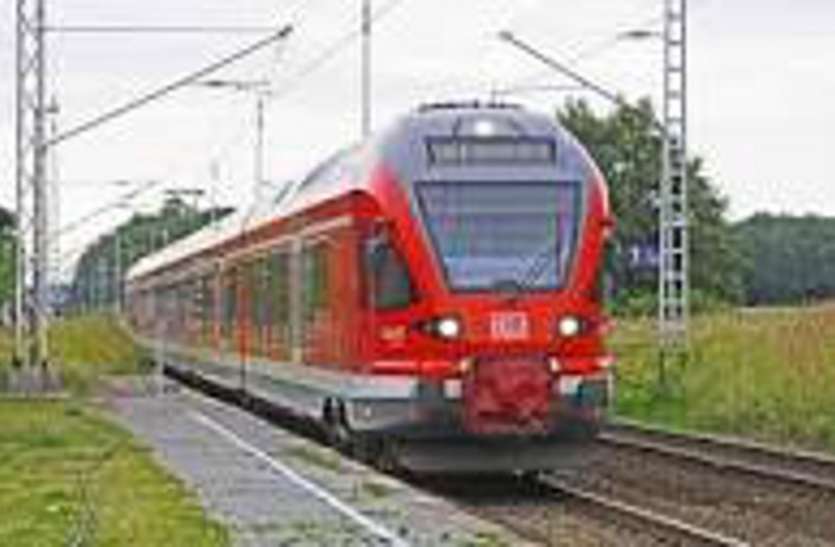 teenager death by train accident ट्रेन से कटकर किशोर की मौत