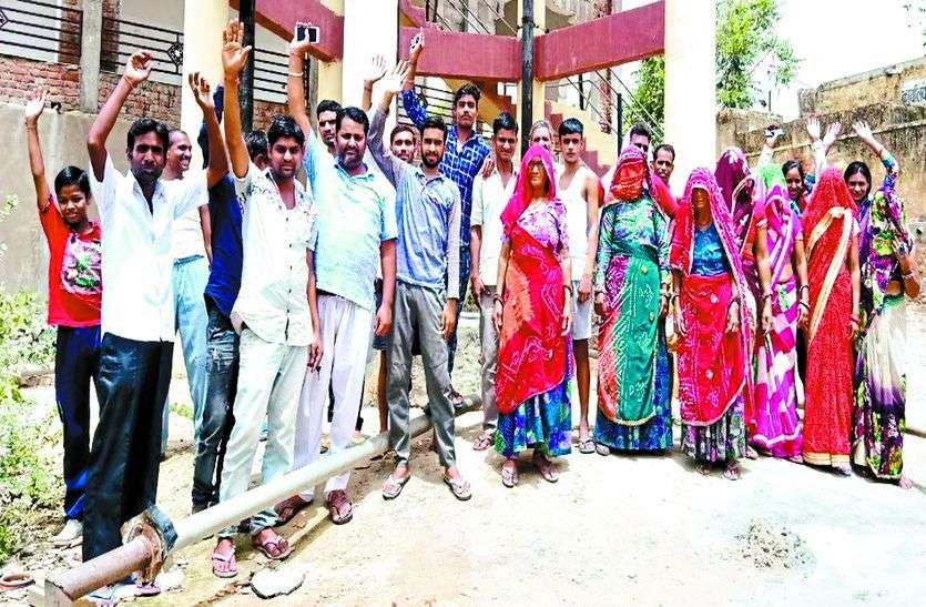 protest for water नीर बढ़ा रहा पीर : राजस्थान में पेयजल समस्या को लेकर महिलाओं में आक्रोश, उग्र आंदोलन की दी चेतावनी