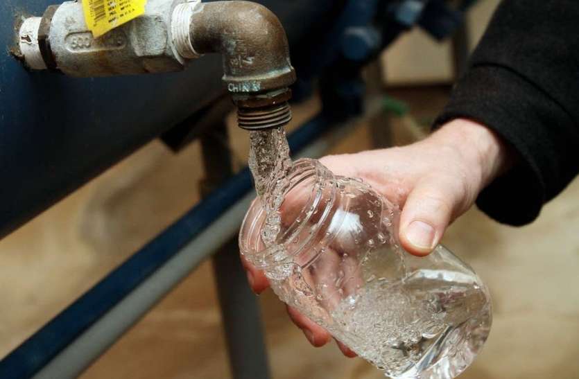 Collect water samples पत्रिका की खबर का हुआ असर:हरकत में आया विभाग, पानी के नमूने लिए