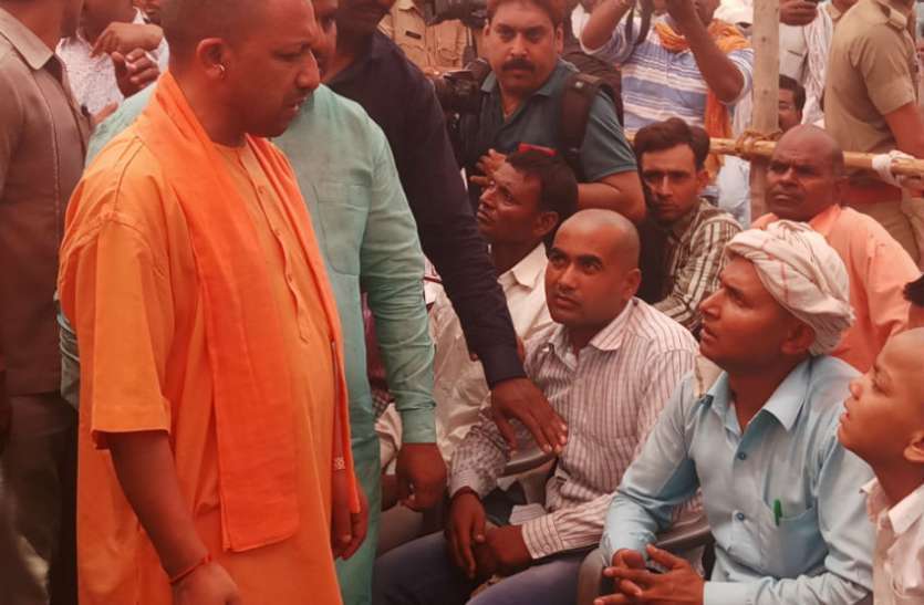 compensation amount सीएम योगी ने दी थी तूफान पीड़ित किसानों को बड़ी राहत, अभी तक नहीं पहुंची