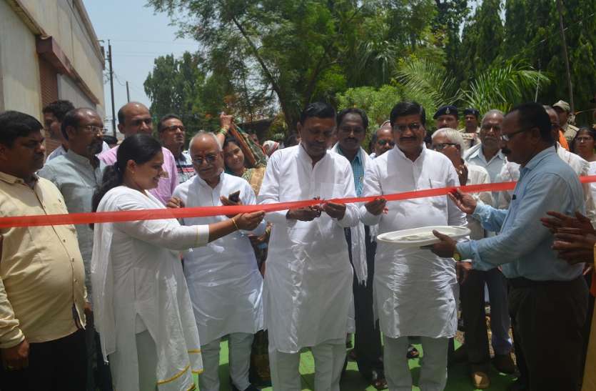 vikas yatra ४२ लाख के विकास कार्यो का किया भूमिपूजन व लोकार्पण