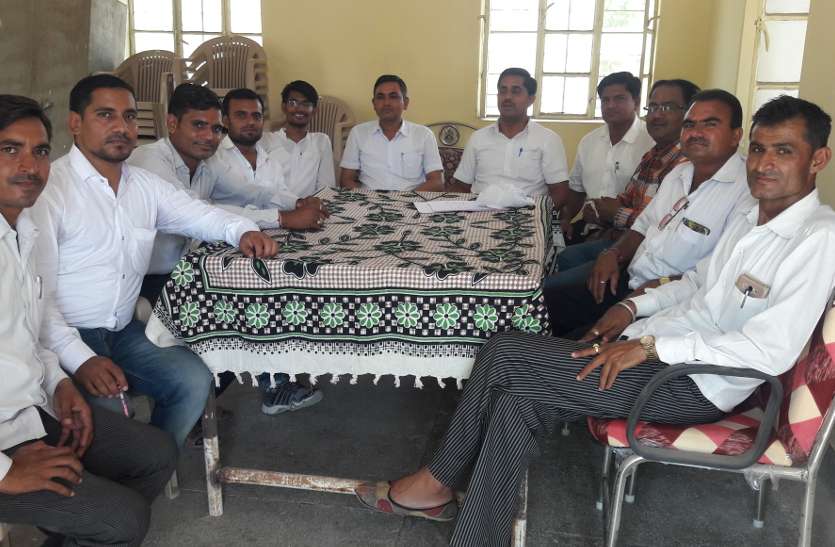 Lawyers of the judicial capital took the resolution वकीलों ने लिया राजनीति में स्वच्छता लाने का संकल्प
