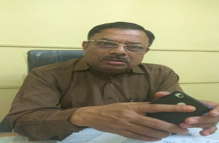 Patrika news इनसे मिलिए ये हैं डॉ. दत्ता : पूर्व पीएम अटल और चंद्रशेखर के बाद आज राहुल का भोजन टेस्ट करेंगे