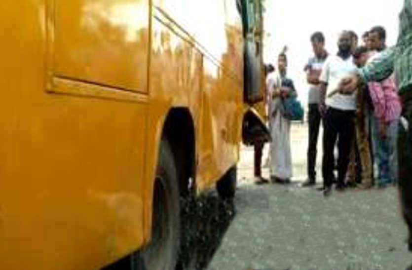 Road accident in bhilwara दादा के साथ करने गया था खरीदारी किसी ने नहीं सोचा था वापस नहीं लौटेगा मासूम